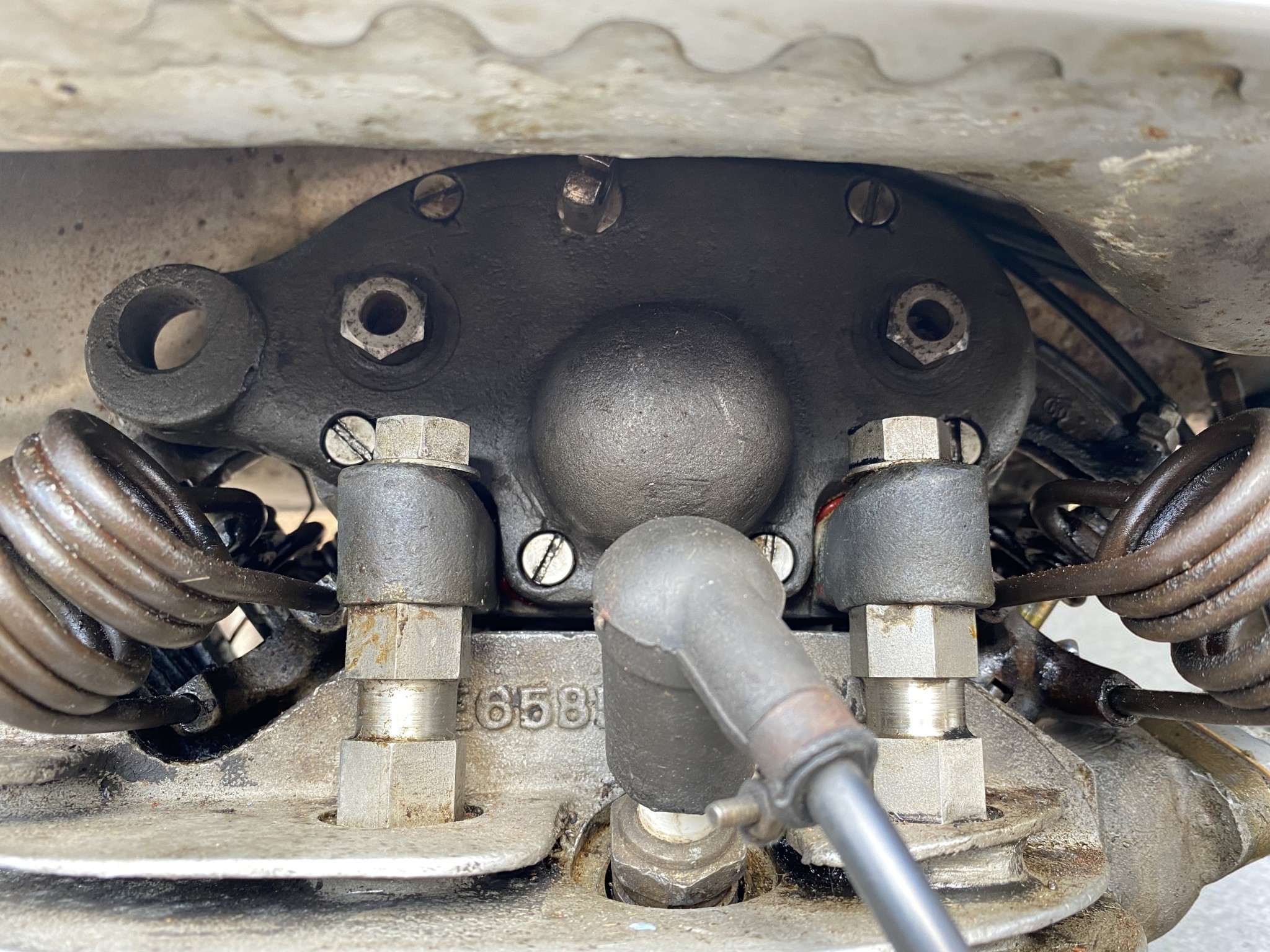 1933 Norton International Model 30 spark plug detail